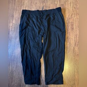 Lululemon Dance studio crop pants